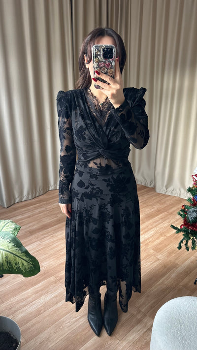 Dantel detaylı kadife baskılı siyah takım