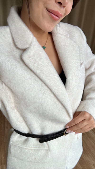Ekru Dokulu Kemerli blazer ceket