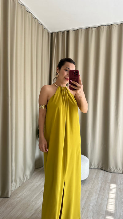 Boyundan Gold Detaylı elbise