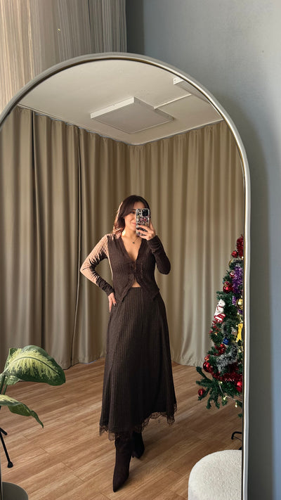 Dantel detaylı hırka ve etek takım