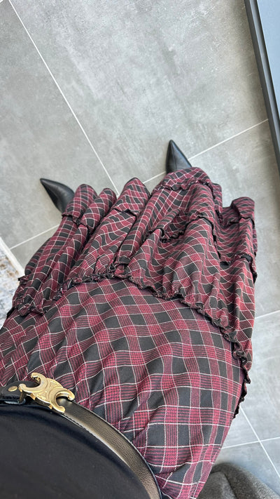 Bordo ekoseli fırfırlı etek
