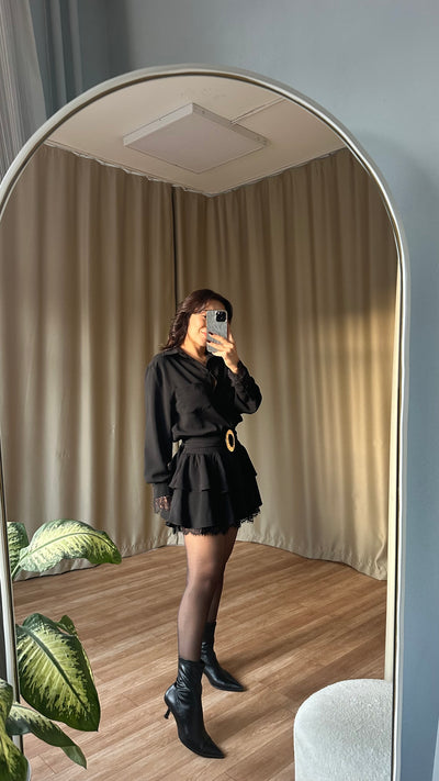 Dantel detaylı siyah elbise