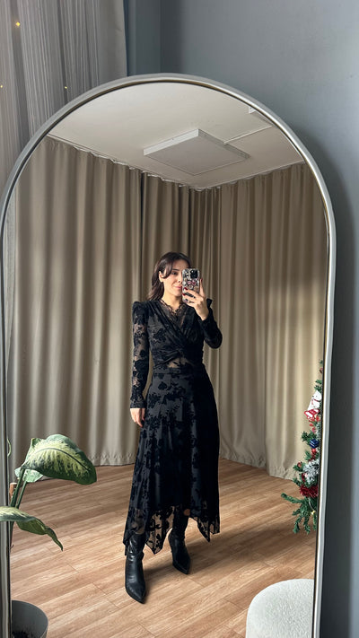 DANTEL DETAYLI KADİFE BASKILI BLUZ