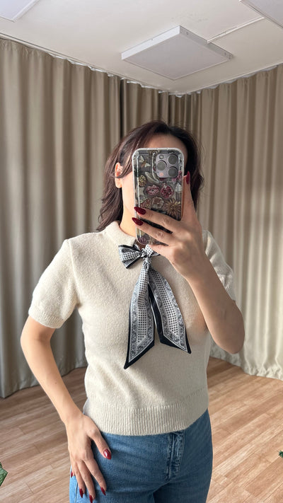 Fularlı triko kazak