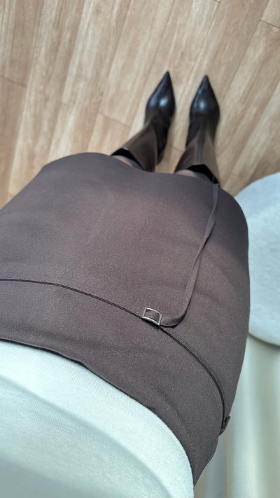 Kahve kemer detaylı şort etek