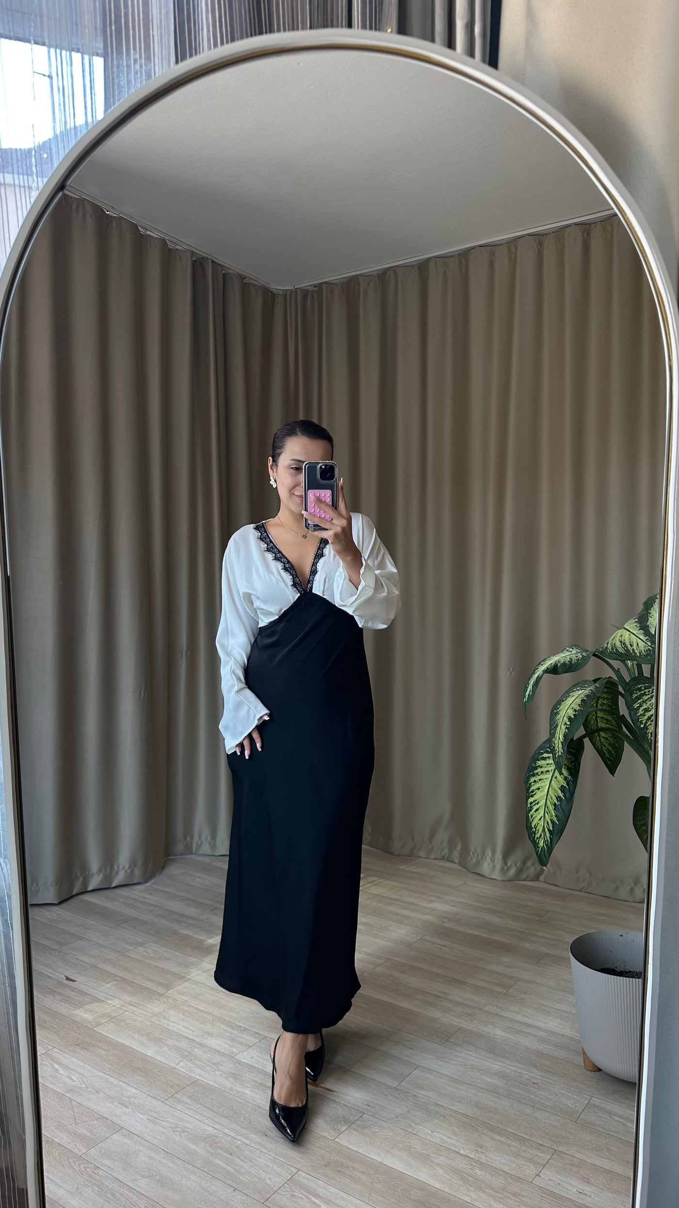 DANTEL DETAYLI Siyah SATEN SLİP ELBİSE