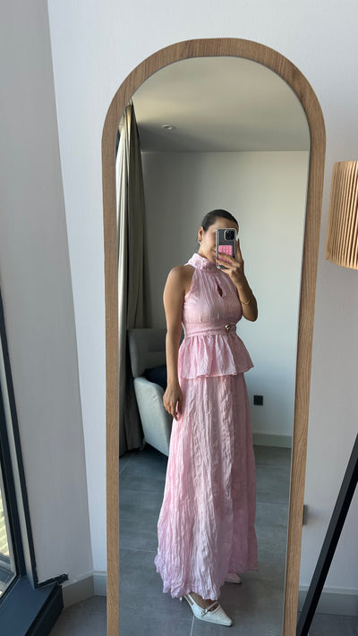 Halter yaka pembe elbise görünümlü takım