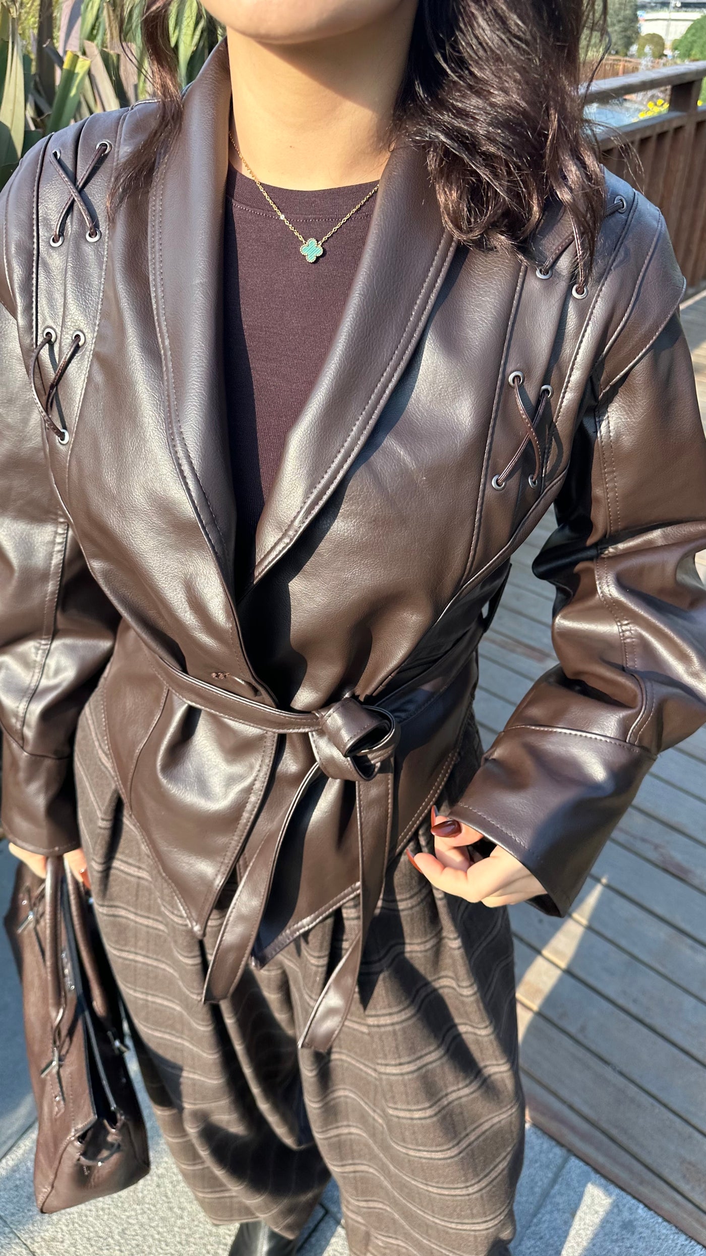 Acı kahve belden kuşaklı deri ceket