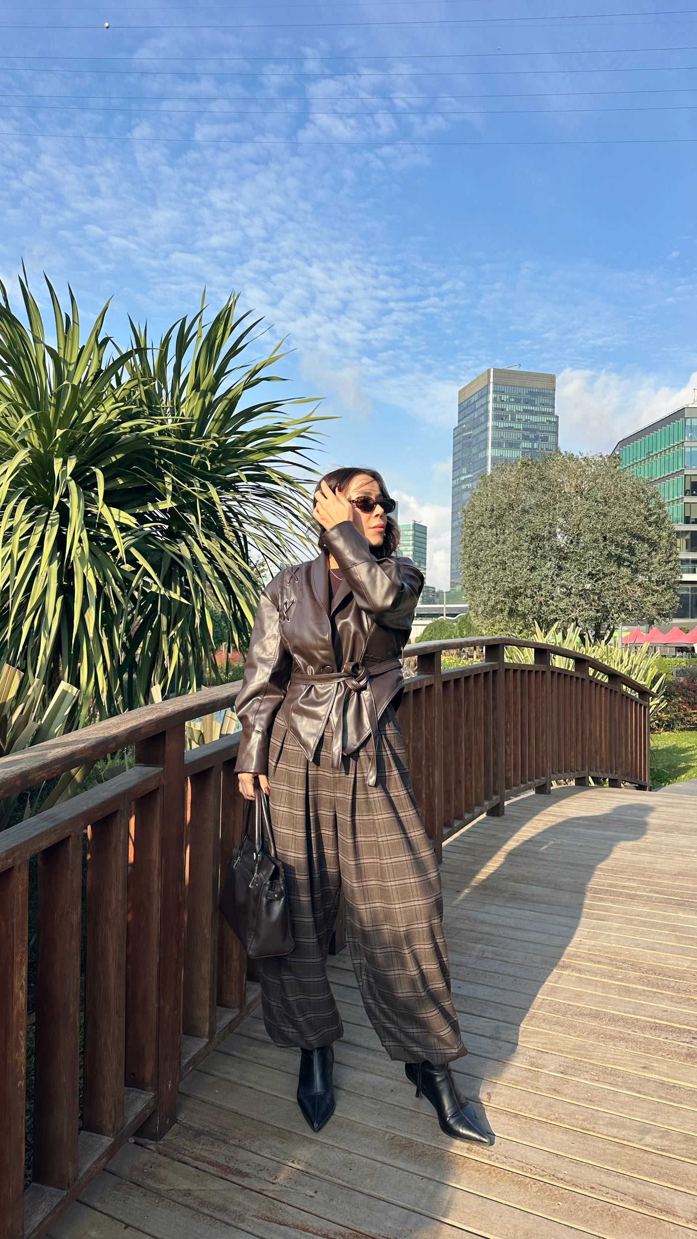 Acı kahve belden kuşaklı deri ceket