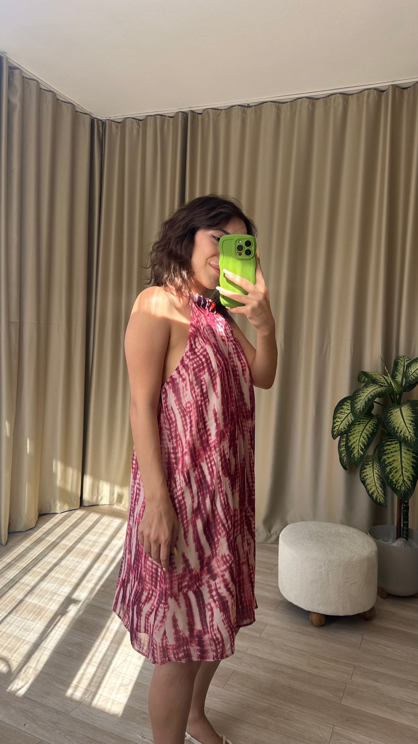 Halter yaka taş detaylı elbise