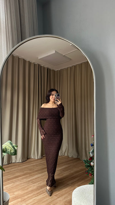 Madonna yaka kahve elbise