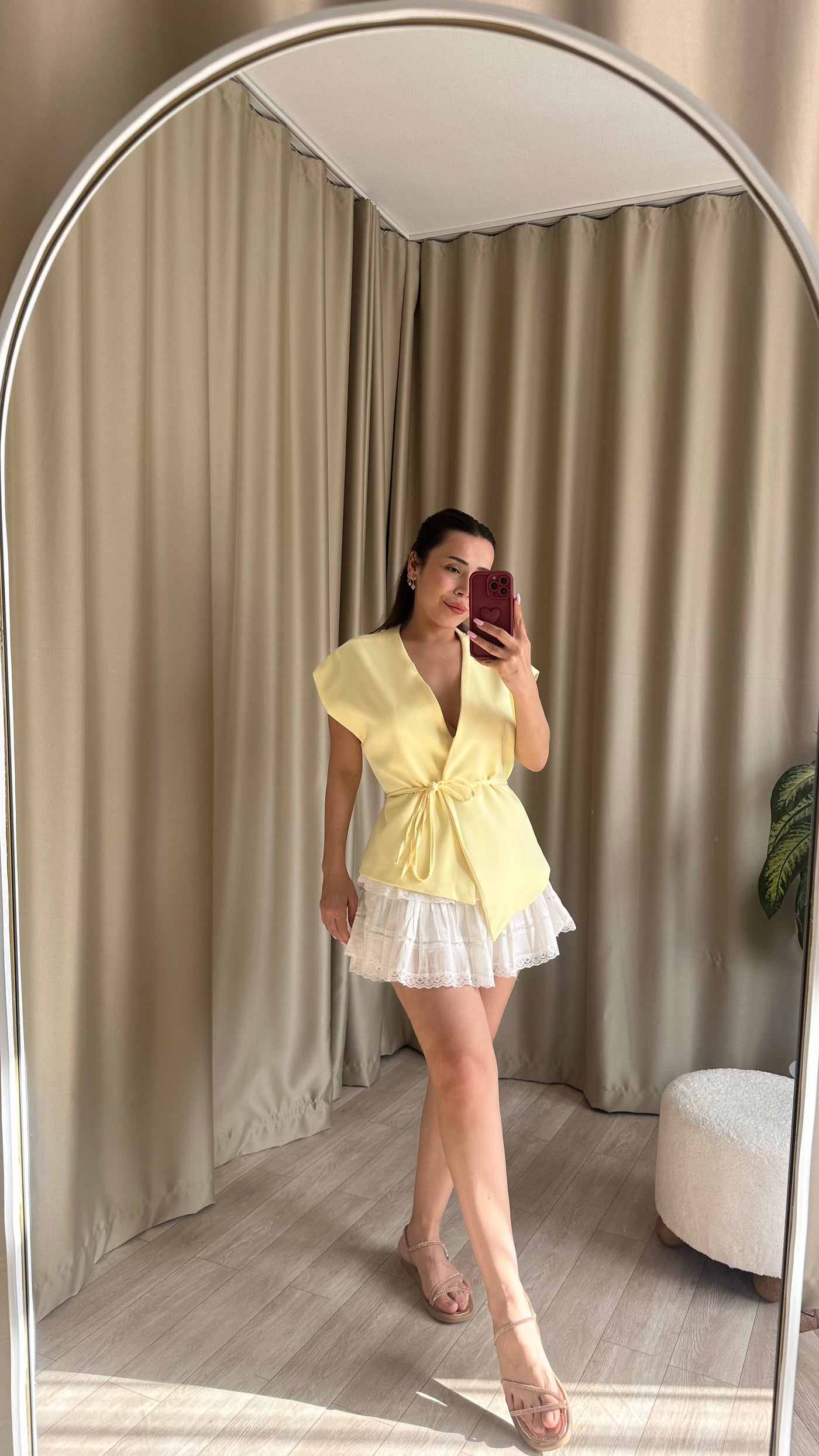 Bebe Sarısı Belden İp kuşaklı Yeleğimiz