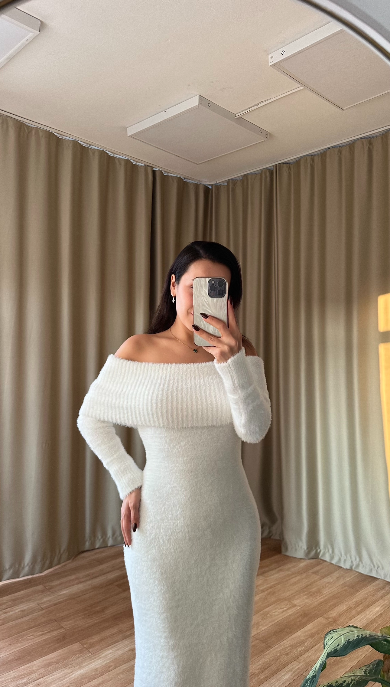 MADONNA YAKA beyaz SAKALLI TRİKO ELBİSE