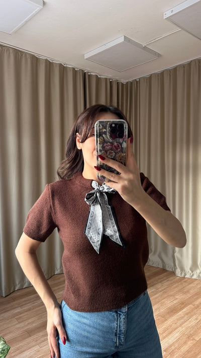 Fularlı triko kazak kahve