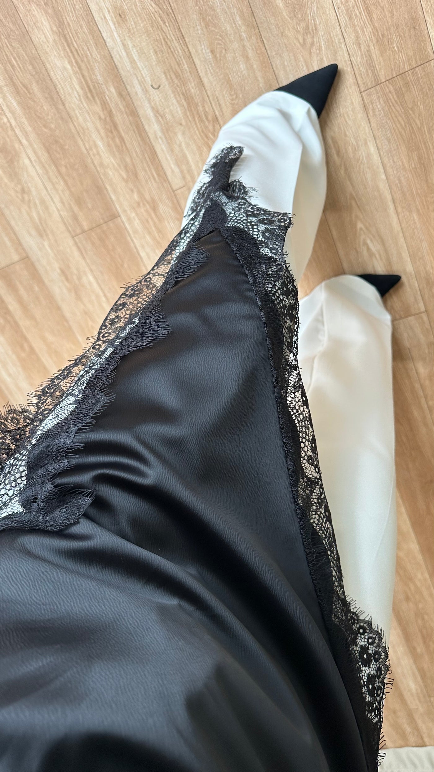 Asimetrik dantel Elbise