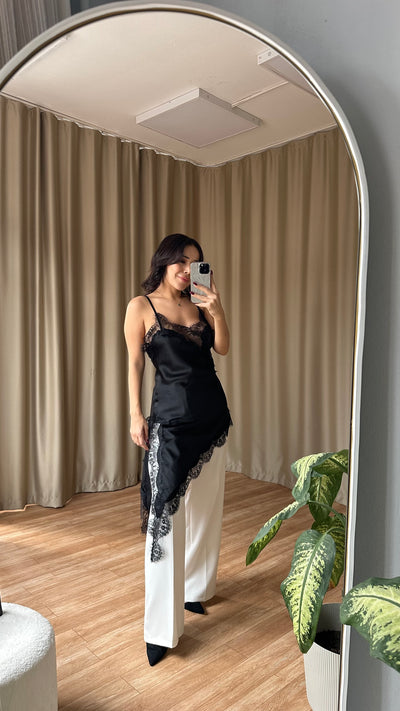 Asimetrik dantel Elbise