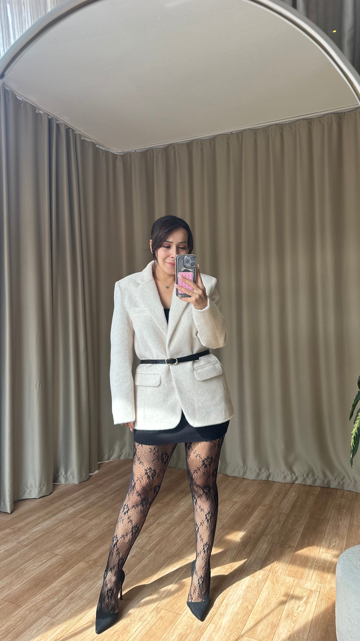 Ekru Dokulu Kemerli blazer ceket