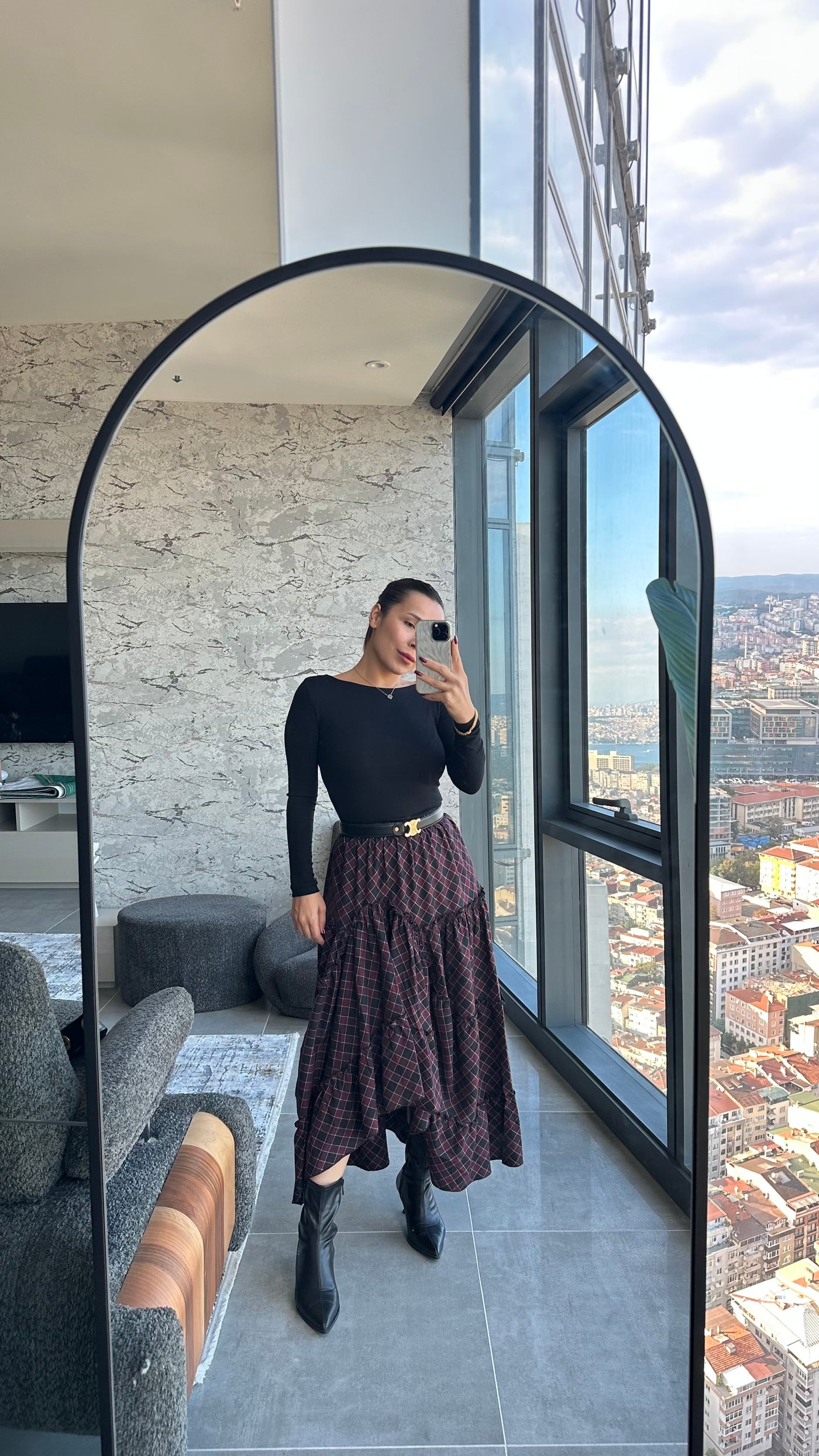 Bordo ekoseli fırfırlı etek
