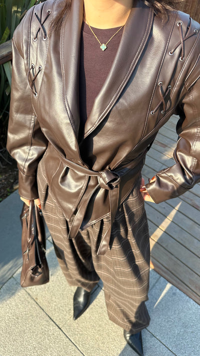 Acı kahve belden kuşaklı deri ceket