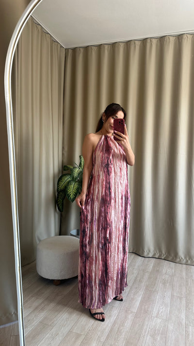 Halter yaka boyundan bağlamalı pembe saten elbise