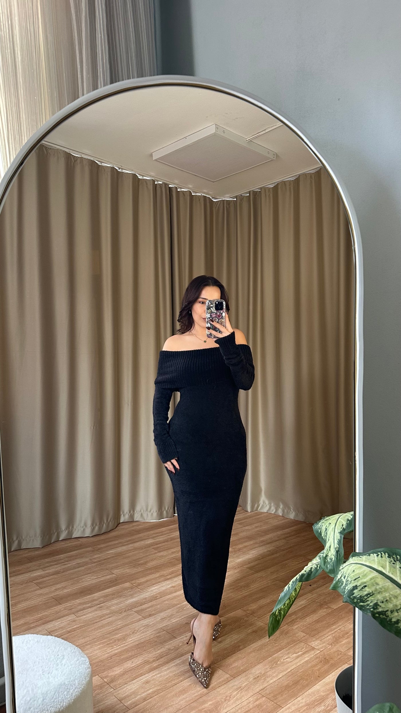 MADONNA YAKA siyah SAKALLI TRİKO ELBİSE