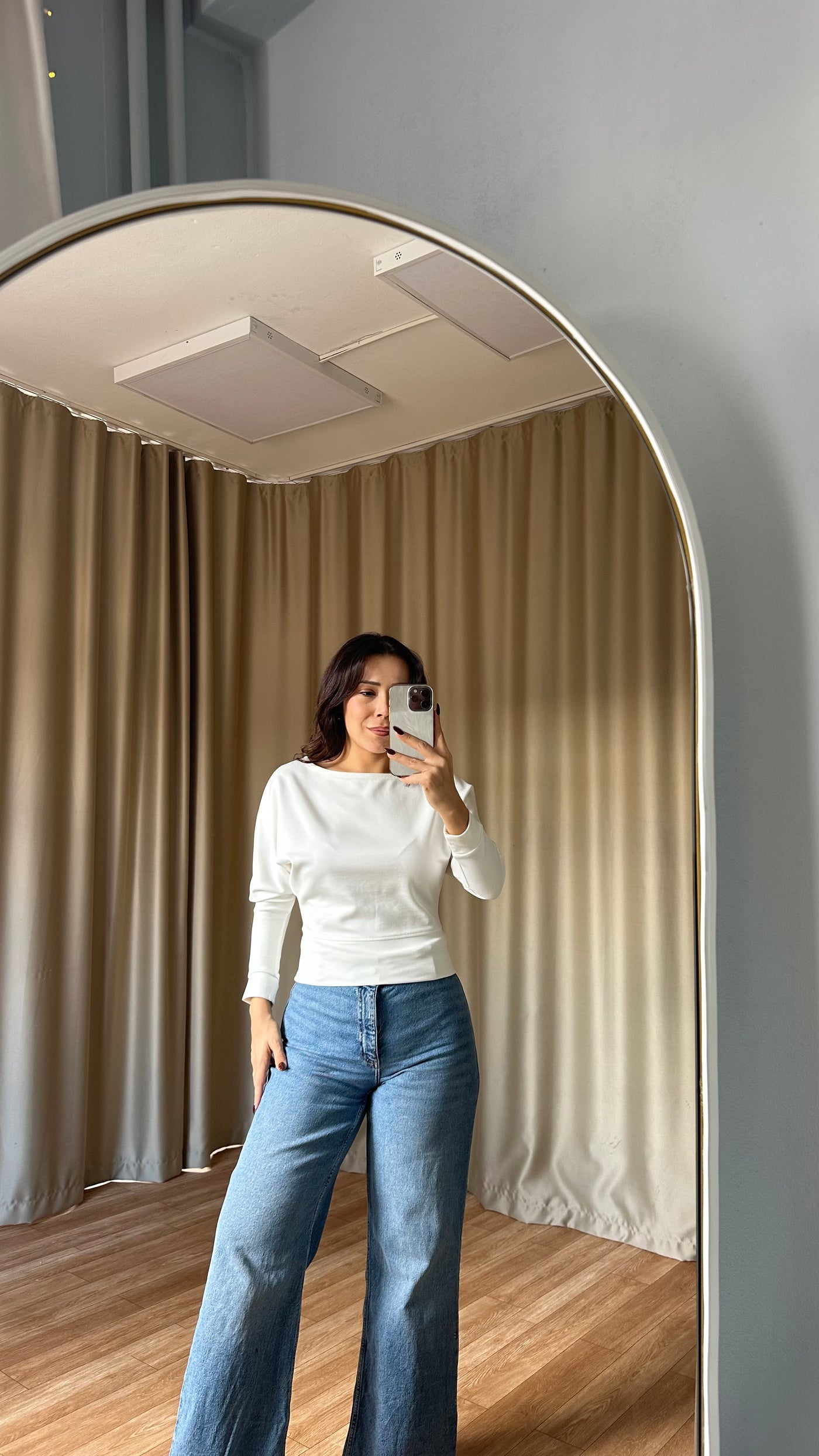 Beyaz düşük omuzlu oysho body