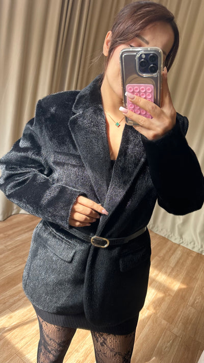 Siyah Dokulu Kemerli blazer ceket