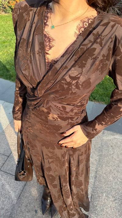 Dantel detaylı kadife baskılı bluz