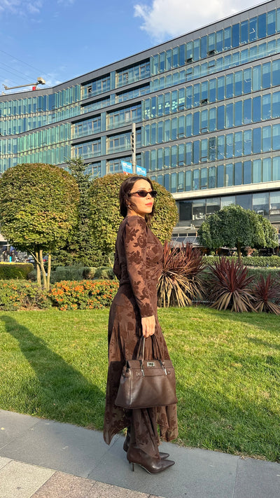 Dantel detaylı kadife baskılı bluz