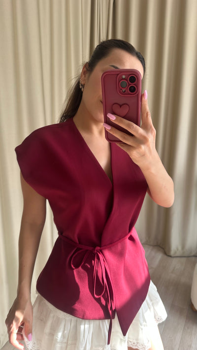 Bordo belden ip kuşaklı yeleğimiz