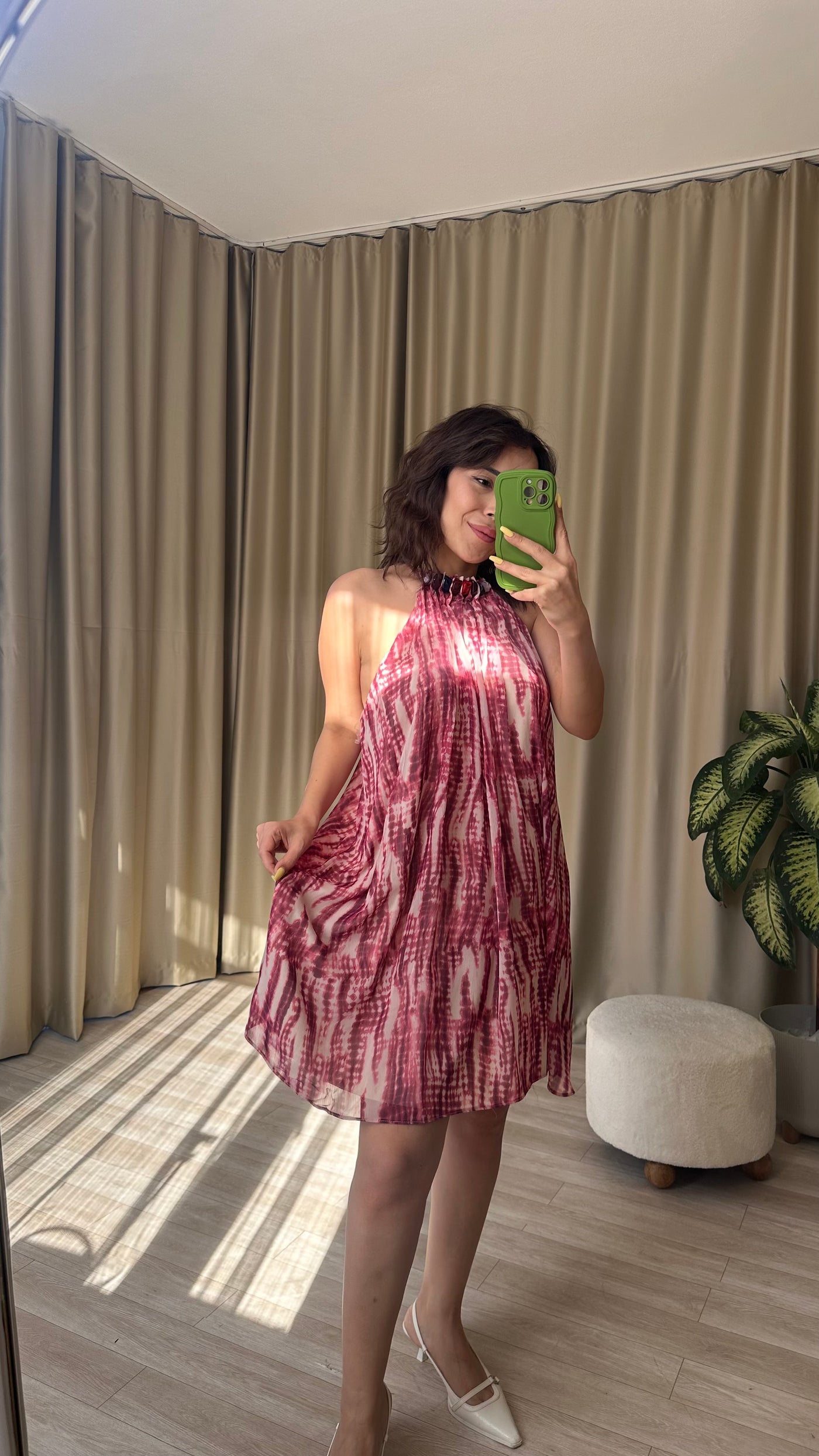 Halter yaka taş detaylı elbise
