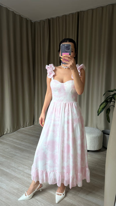 Kolları fırfırlı Toz pembe elbise