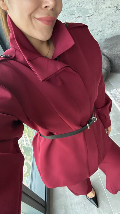 Bordo kemerli apoletli takım