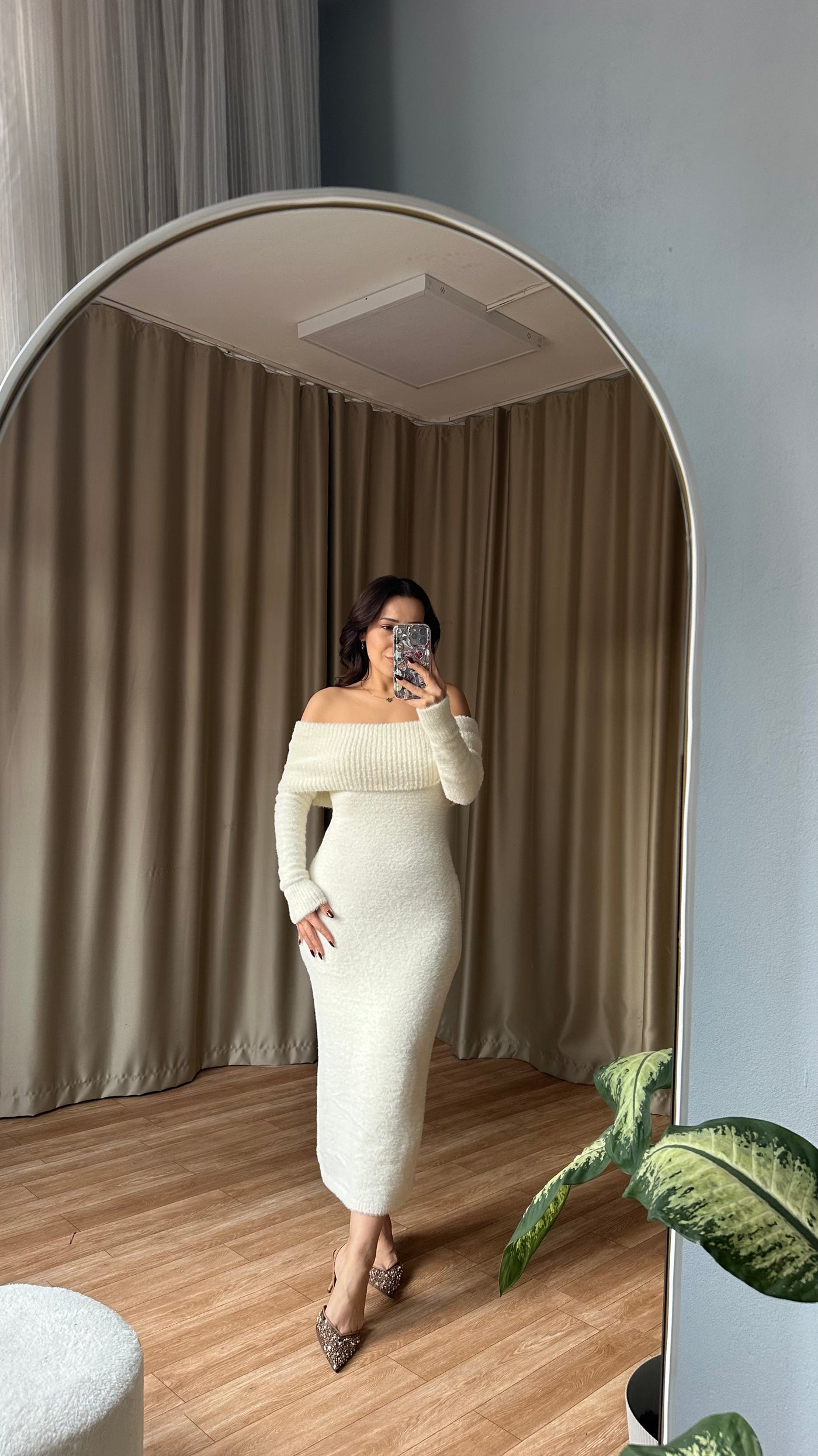 MADONNA YAKA VANİLYA SAKALLI TRİKO ELBİSE